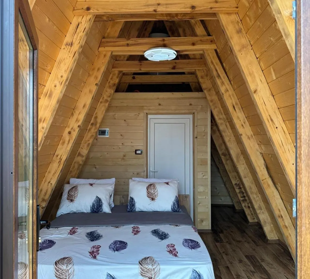 Отель Wood House 2024 Bajram Curri Гостевой дом