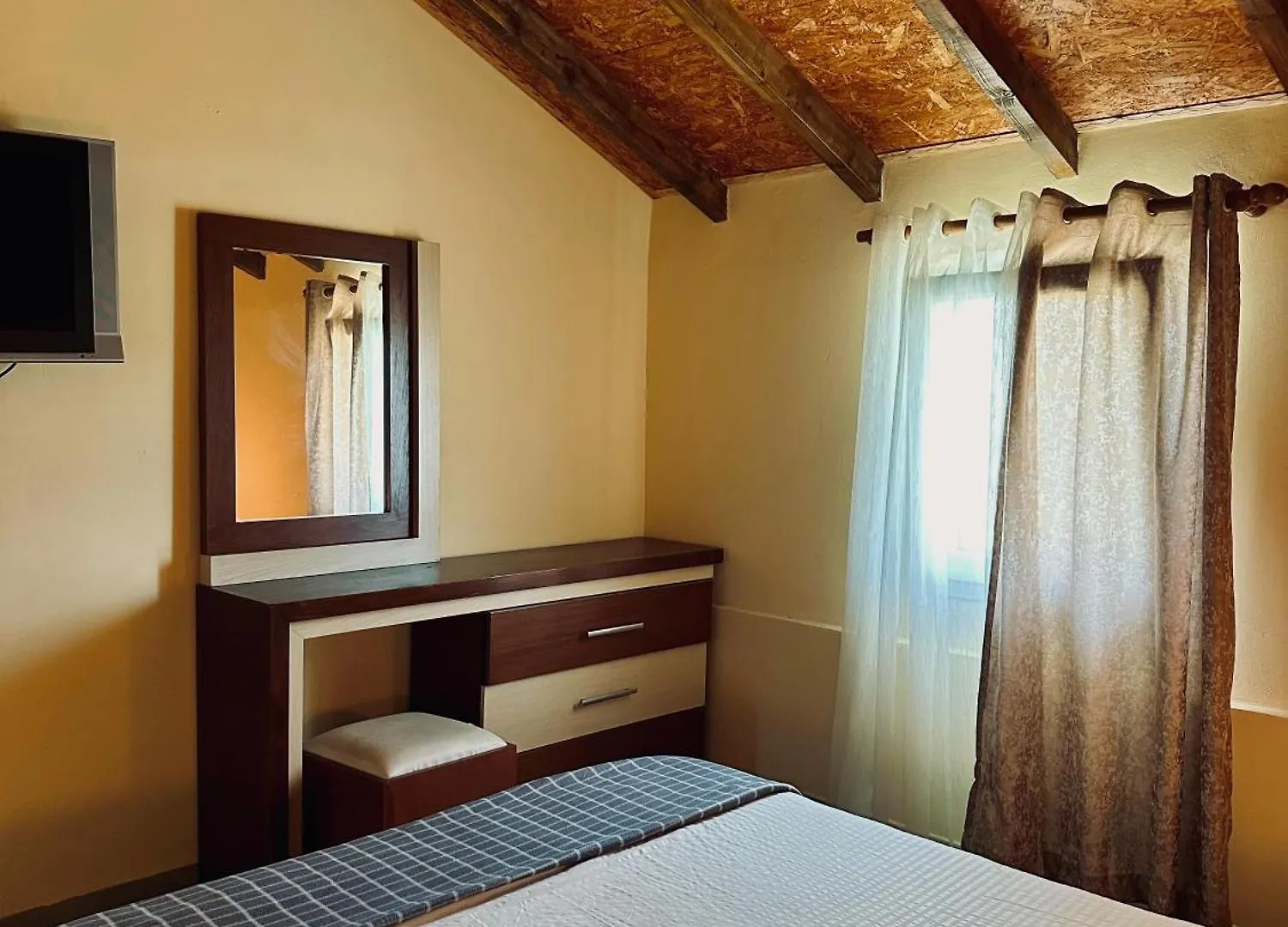 بيت ضيافة فندق Wood House 2024 Bajram Curri